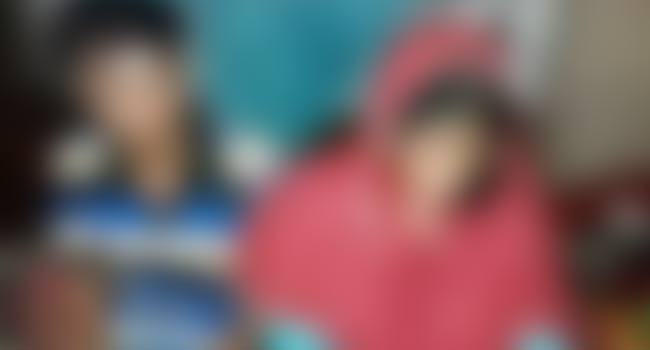গভীর রাতে প্রবাসীর স্ত্রীর সাথে অনৈতিক কাজের সময় জনতার হাতে আটক ২