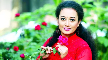 মা’কে নিয়ে নীশিতার গান