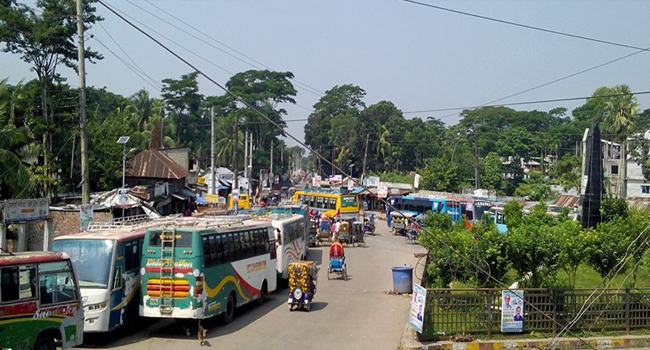 পিরোজপুরে অনির্দিষ্টকালের বাস ধর্মঘটে বিপাকে যাত্রীরা