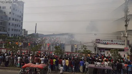 হেমায়েতপুরে সুতার গোডাউনে অগ্নিকাণ্ড