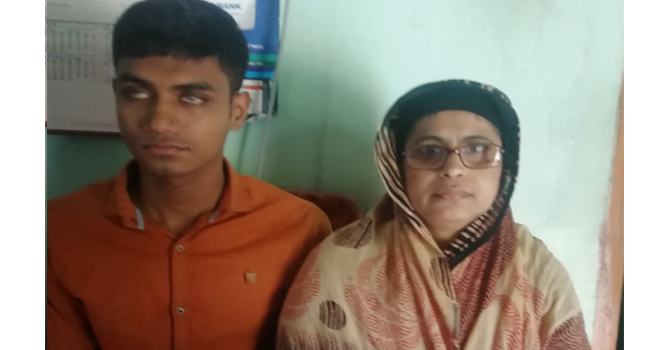 অন্ধত্বকে জয় করে ঢাবিতে চান্স পেয়েছে রাফি