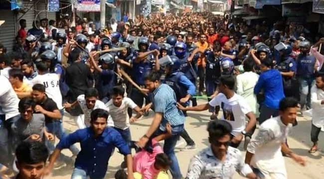 পাথরঘাটায় ছাত্রলীগের দুপক্ষের পাল্টাপাল্টি অবস্থানে পুলিশের লাঠিচার্জ