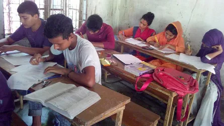 বই নিয়েই চলছে পরীক্ষা