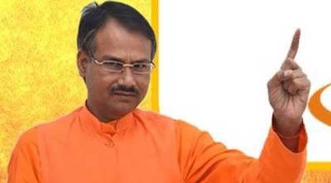 ভারতে হিন্দুনেতা খুনে নয়া মোড়! আটক মুসলিমরা নয়, বিজেপি নেতাই খুনি : দাবি মায়ের