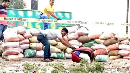 বোমা নয়, সেই লাগেজে পাওয়া গেল যুবকের দ্বিখণ্ডিত লাশ