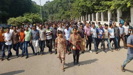 ছাত্রলীগের হামলার পর দিনও ঢাবিতে ছাত্রদলের শোডাউন