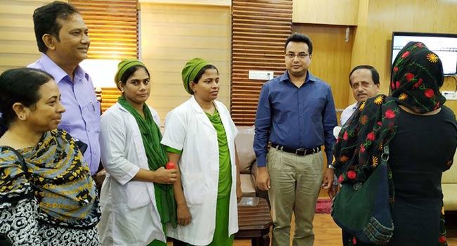 মায়ের কোলে ঠাঁই মিলল হাসপাতালে ফেলে যাওয়া শিশুটির