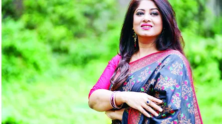 ইতিহাস হয়ে যেতে পারেন মৌসুমী