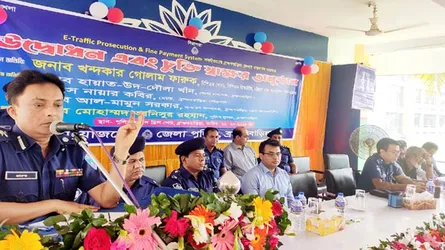 ‘এখন যুদ্ধ চলছে মাদক আর গুজবের বিরুদ্ধে’