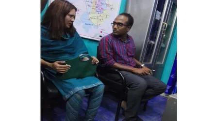 ধরা খেয়ে বিয়ে করলেন পুলিশ কর্মকর্তা