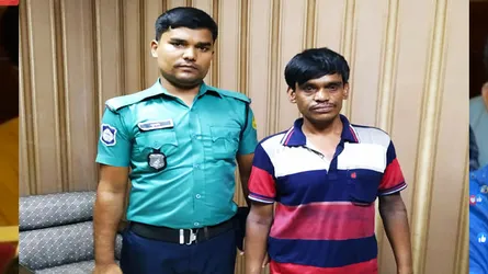 মেয়েকে ধর্ষণের অভিযোগে বাবা গ্রেফতার