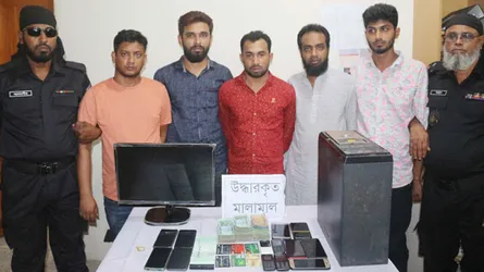 জামালপুরে অনলাইন ক্যাসিনো, আটক ৫