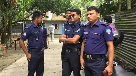 নুসরাতের বাড়িতে নিরাপত্তাবলয়