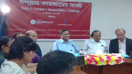 মোবাইল অপারেটররা ভিডিও প্রচার করতে পারবে না : তথ্যমন্ত্রী