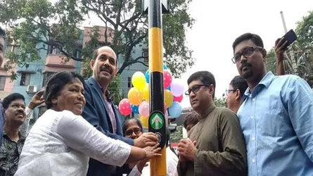 সড়ক দুর্ঘটনা রোধে এলো ডিজিটাল পুশ বাটন