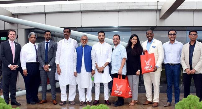 নারায়ণগঞ্জে গার্মেন্টস শিল্প পরির্দশন করেছেন মার্কিন যুক্তরাষ্ট্রের ৫ সিনেটর