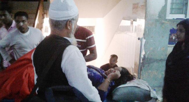 মেয়েকে বিষ খাওয়ানো সেই মা মারা গেছেন