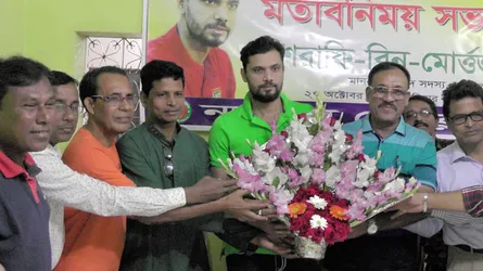 নড়াইলে সাংবাদিকদের সাথে এমপি মাশরাফির মতবিনিময় সভা