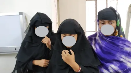 হাসপাতালে রোগীর ব্যাগ থেকে চুরির অভিযোগে ৩ নারী আটক