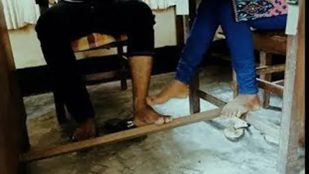 রুম ভাড়া নিয়ে অনৈতিক কাজের সময় যুবলীগ নেতা আটক