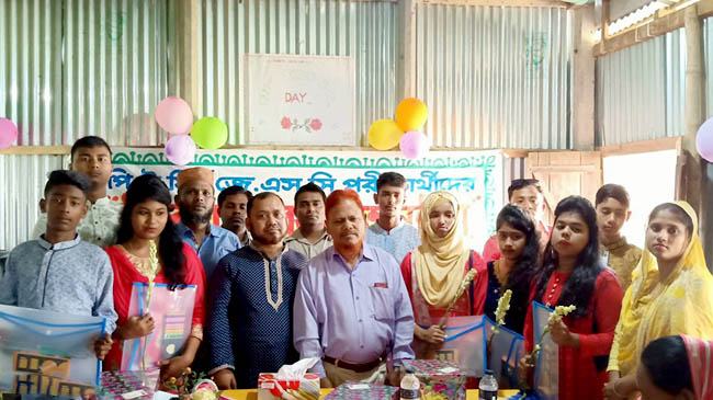 হালুয়াঘাটে গ্রীনভিউ কিন্ডারগার্টেন এন্ড মডেল হাই স্কুলের জে.এস.সি পরীক্ষার্থীদের সংবর্ধনা