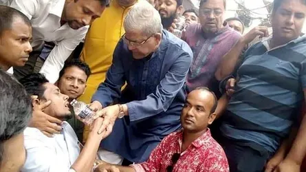 ছাত্রদলের বিবাহিত নেতাদের অনশন ভাঙালেন মির্জা ফখরুল