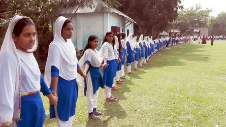 নড়াইলের মাউলী মাধ্যমিক বিদ্যালয় এমপিওভুক্তির দাবিতে মানববন্ধন
