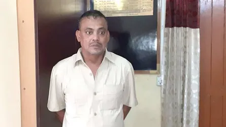 ডাকঘর থেকে চুরির সময় হাতেনাতে ধরা পড়ল চোর