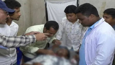 এজলাসে নিজের গলা কেটে আত্মহত্যা করতে চাইল আসামি