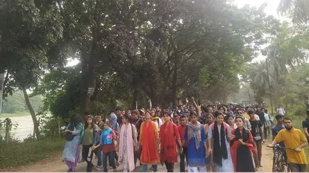 বন্ধের মধ্যেও জাবিতে বিক্ষোভ