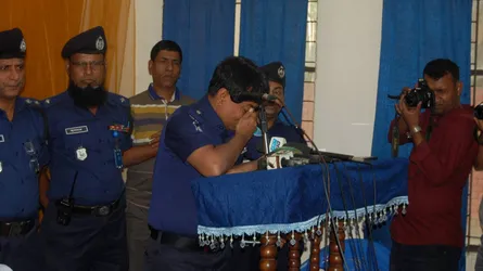 নারায়ণগঞ্জ থেকে বিদায় নেয়ার আগে কাঁদলেন এসপি হারুন