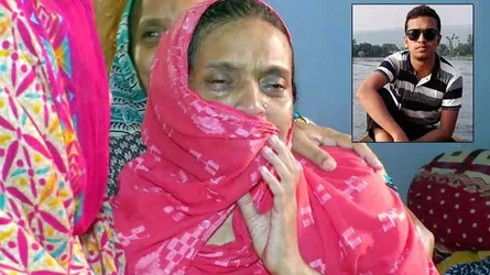 এখনো 'ব্যাটার' ফোনের অপেক্ষায় থাকেন আবরারের মা