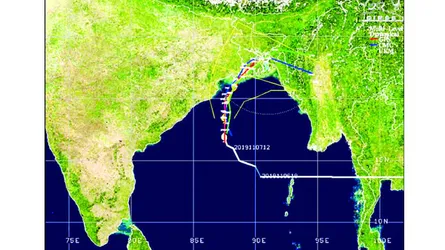 বুলবুল আজ আঘাত হানবে উপকূলে