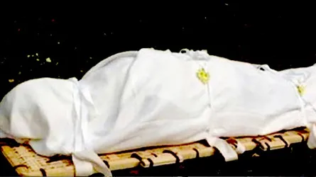 স্ত্রীকে কুপিয়ে হত্যার পর প্রবাসী স্বামীর আত্মহত্যা