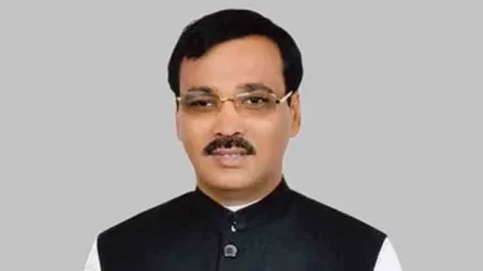 আ’লীগের সম্মেলনে মঞ্চে উঠতে পারলেন না এমপি রতন, সমর্থকদের গণধোলাই