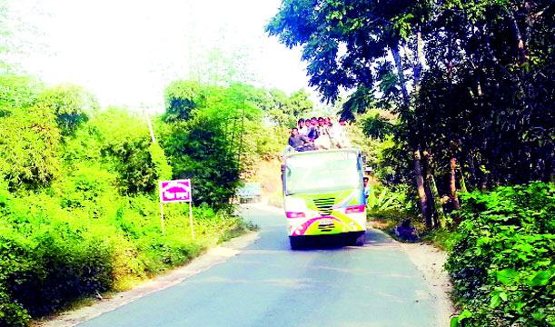 বারইয়াহাট-খাগড়াছড়ি সড়কে ঝুঁকিপূর্ণ বাঁক