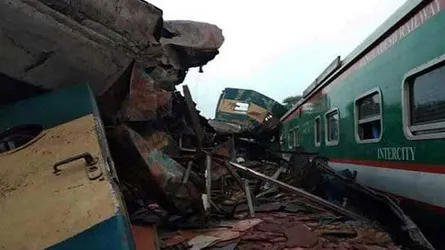 তূর্ণা নিশীথার চালক সিগনাল অমান্য করায় এই দুর্ঘটনা?