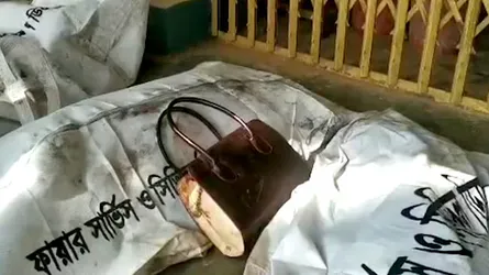 উৎসুক জনতা হিসেবে এসে দেখলেন চাচা-চাচির লাশ