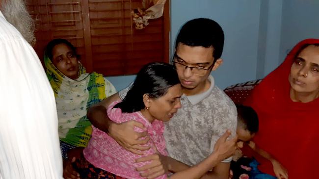 ছেলের হত্যাকারীদের ফাঁসি চান আবরারের মা