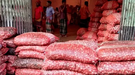 মিসর থেকে পেঁয়াজের প্রথম চালান পৌঁছাবে মঙ্গলবার