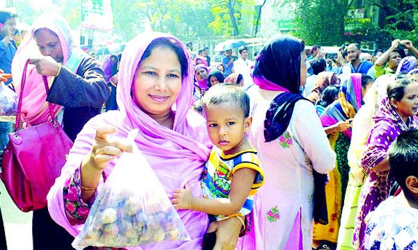 এক কেজি পেঁয়াজে লাখ টাকার হাসি
