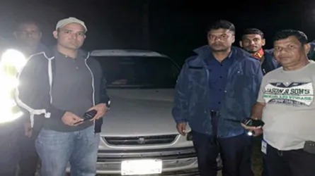 বাবাকে হাসপাতালে রেখে ফেরার পথে মাঝরাতে তরুণীকে অপহরণ