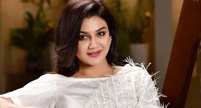 নিজের প্রেম ও বিয়ের কথা জানালেন জয়া