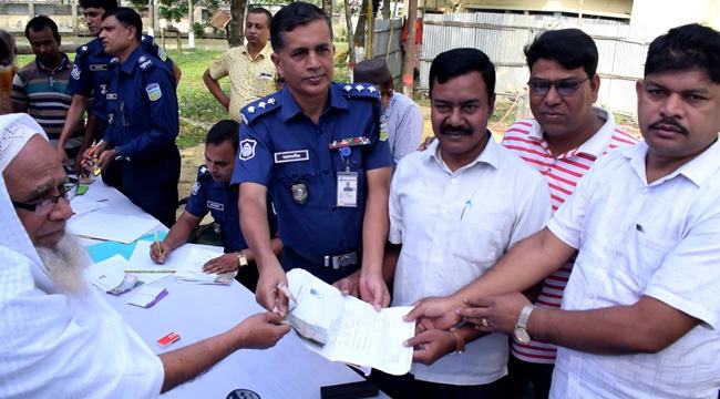ড্রাইভিং লাইসেন্স : হালুয়াঘাট পুলিশের ব্যতিক্রমী উদ্যোগ