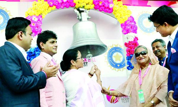 বাংলাদেশ-ভারত টেস্ট ম্যাচের উদ্বোধন করলেন প্রধানমন্ত্রী