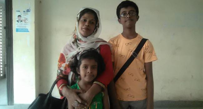 পুরো পরিবারই সার্ক দাবায়