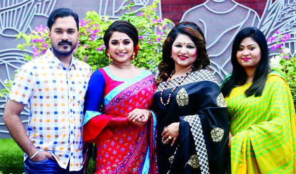 দিঠির নিমন্ত্রণে পালকিতে লিজা, অপু ও স্বরলিপি
