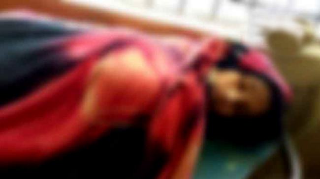 চাঁদা না পেয়ে গৃহবধূকে মারধর, ইউপি সদস্যকে হুমকি