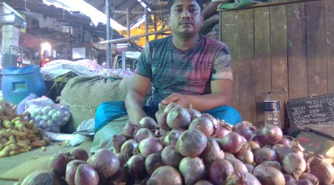 ঢাকার বাজারে নতুন পেঁয়াজ আসা শুরু