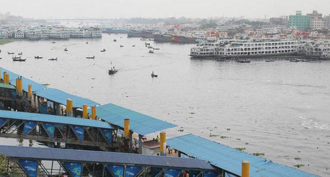 আবারো অনির্দিষ্টকালের ধর্মঘটে নৌযান শ্রমিকরা